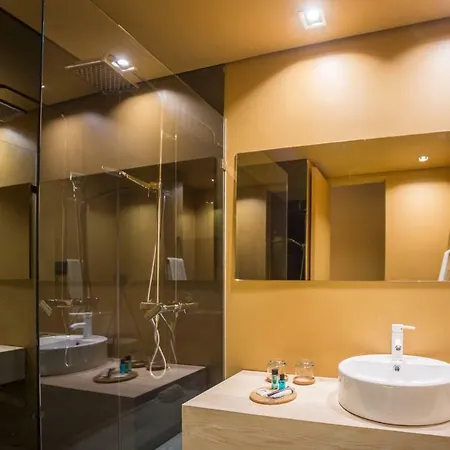 ゲストハウス Laurear ポルト