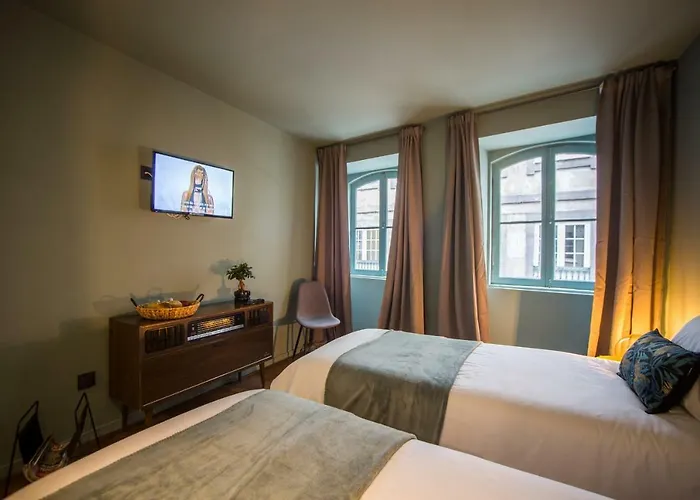 Laurear Konukevi Porto