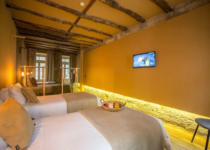 Laurear Konukevi Porto